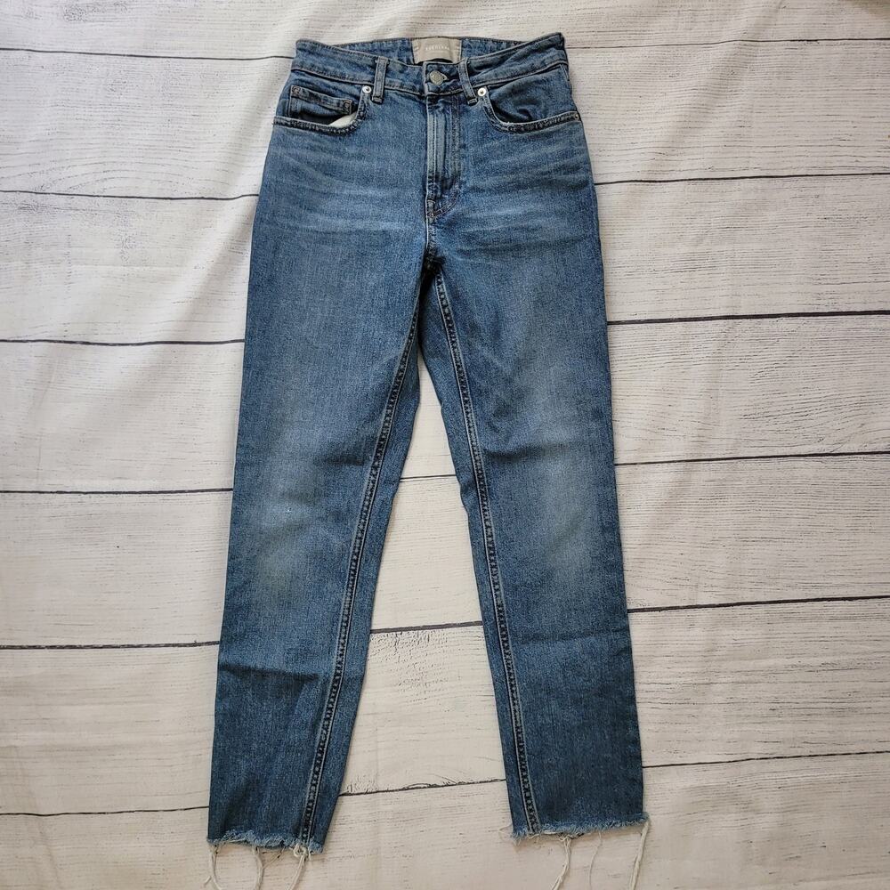 Everlane Size 24 The Curvey Cheeky Jean Cropped Raw Hem Medium Wash